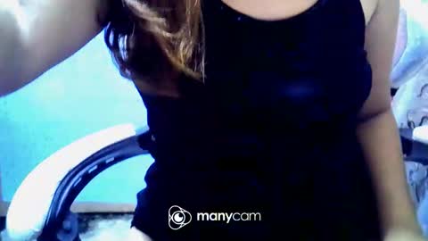 Livia help get 100 likes online show from 10.15.25