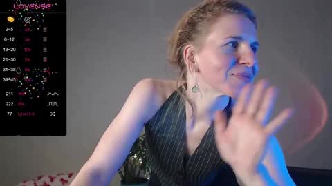 Snapshot of violetplath chatting on 01.26.25 Violet next stream December 6 online show from 01.26.25