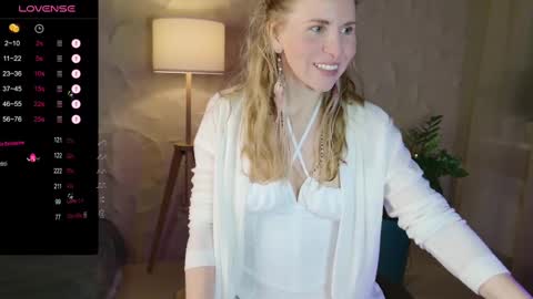 Snapshot of violetplath chatting on 03.09.25 Violet next stream December 6 online show from 03.09.25