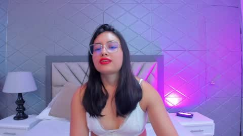 Violet Rousse online show from 04.06.26