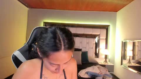 violetskinny online show from 12.23.24