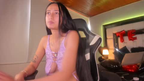 violetskinny online show from 02.17.25