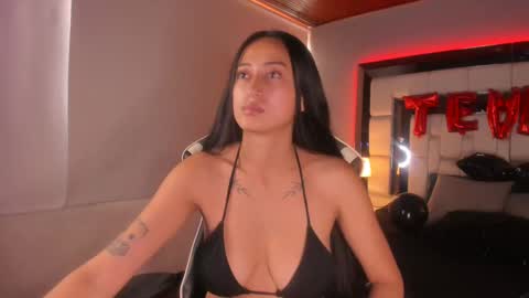 violetskinny online show from 02.18.25