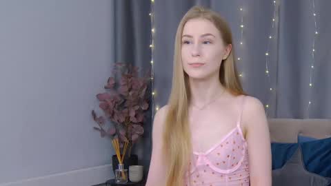 VioletSwone online show from 02.09.25