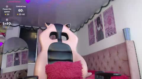 violett_brown9 online show from 04.30.26