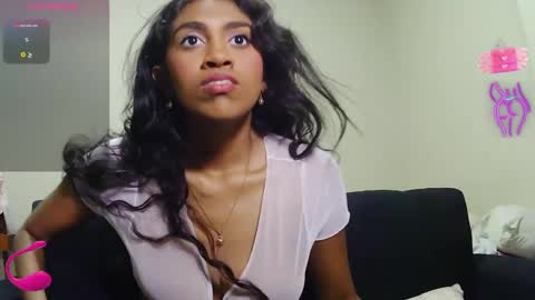 Snapshot of violett_lara chatting on 01.27.25 violett online show from 01.27.25