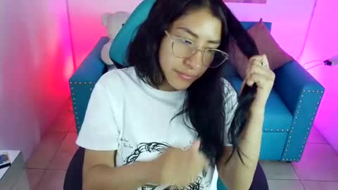 Snapshot of violetta_m_ chatting on 06.24.26 Violeta online show from 06.24.26