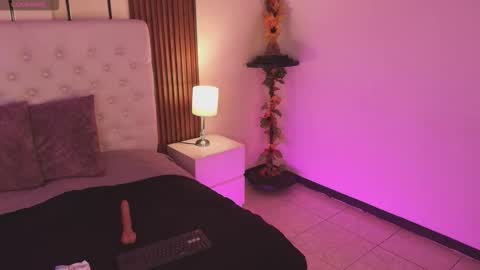 Snapshot of violettaalemida chatting on 01.09.26 violettaalemida online show from 01.09.26