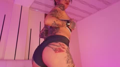 Snapshot of violettaalemida chatting on 01.18.26 violettaalemida online show from 01.18.26
