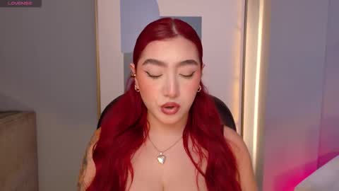 Violett Castel online show from 11.17.25