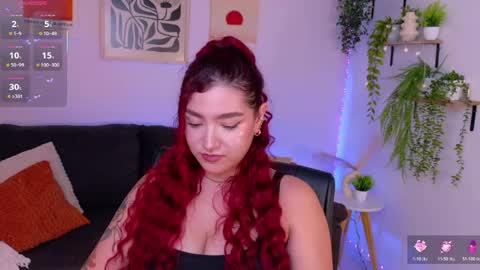 Snapshot of violettcastel chatting on 05.08.26 Violett Castel online show from 05.08.26