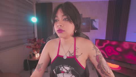 Snapshot of violette_clerk1 chatting on 11.20.25 JULIE UWU online show from 11.20.25