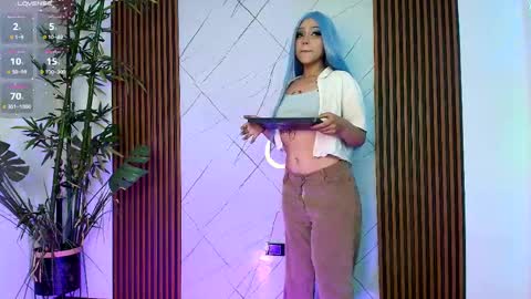 Snapshot of violettenoi chatting on 05.17.26 violettenoi online show from 05.17.26