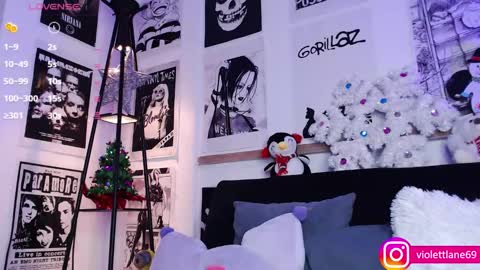 Snapshot of violettlane chatting on 12.22.24 Violeta online show from 12.22.24