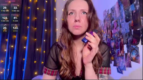 Snapshot of violettmo0n chatting on 04.05.26 Next stream 1522026 400 GMT 3 online show from 04.05.26