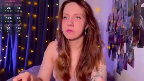 Snapshot of violettmo0n chatting on 05.03.26 Next stream 1522026 400 GMT 3 online show from 05.03.26