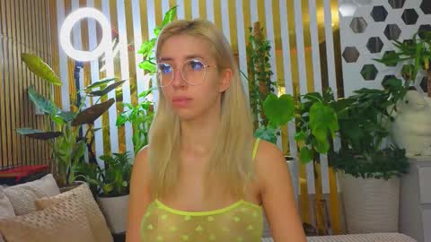 Violetta online show from 10.20.25