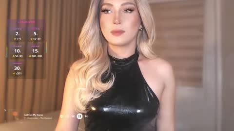 Snapshot of violetversacexx chatting on 11.10.25 Best Of Both Worlds online show from 11.10.25