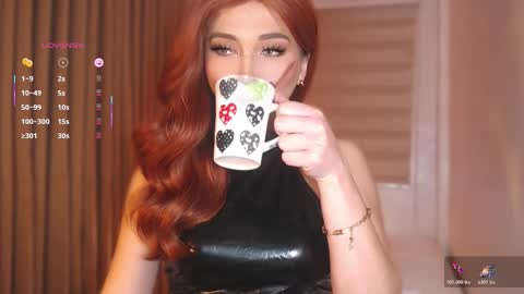 Snapshot of violetversacexx chatting on 12.04.25 Best Of Both Worlds online show from 12.04.25