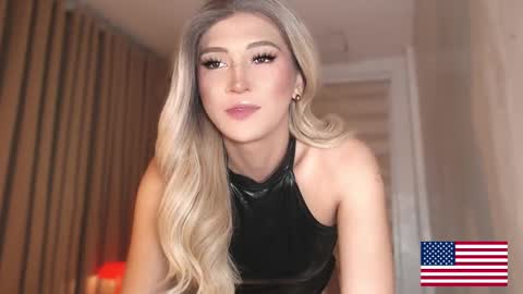 Snapshot of violetversacexx chatting on 02.15.26 Best Of Both Worlds online show from 02.15.26