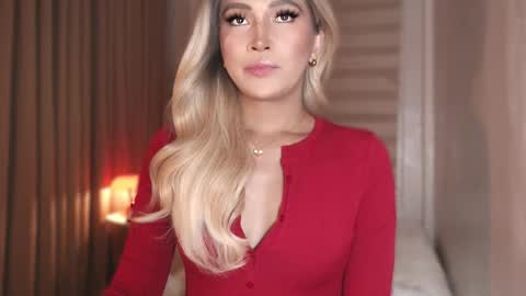 Snapshot of violetversacexx chatting on 02.16.26 Best Of Both Worlds online show from 02.16.26