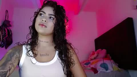 Snapshot of violetwitch05 chatting on 02.16.25 Violet online show from 02.16.25