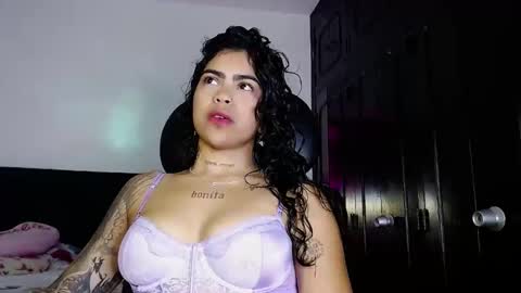 Snapshot of violetwitch05 chatting on 09.25.25 Violet online show from 09.25.25