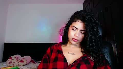 Snapshot of violetwitch05 chatting on 09.26.25 Violet online show from 09.26.25