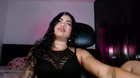 Snapshot of violetwitch05 chatting on 11.28.25 Violet online show from 11.28.25