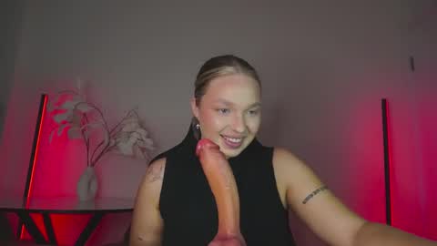 Snapshot of viollasinzz chatting on 09.24.25 Violla online show from 09.24.25