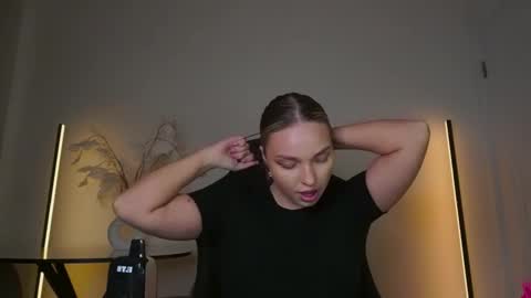 Violla online show from 11.25.25