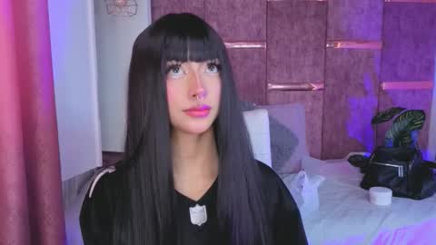 viollettebylyly online show from 12.17.25