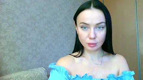 viora12 online show from 02.22.25