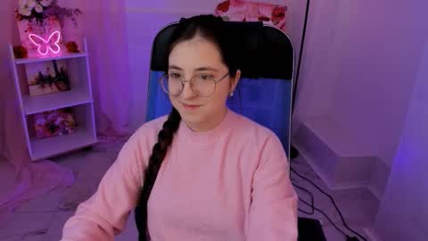 Snapshot of virtualvoyant chatting on 11.09.25 your love online show from 11.09.25