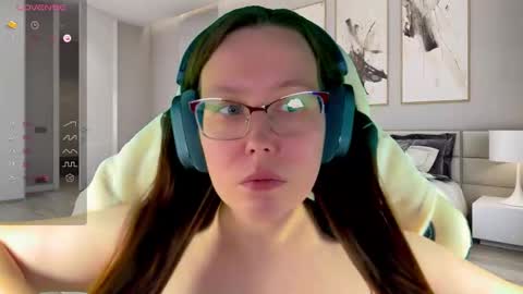 Snapshot of visecret chatting on 10.23.25 Victoria Romans online show from 10.23.25