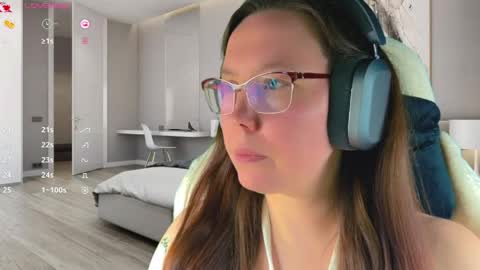 Victoria Romans online show from 05.05.26