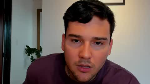 Vito Ferrer online show from 01.11.25