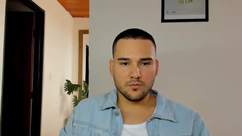 Vito Ferrer online show from 01.16.25