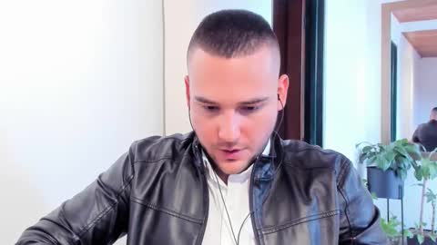 Vito Ferrer online show from 02.28.25