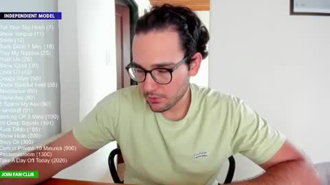 Snapshot of vito_ferrero chatting on 05.31.26 Vito Ferrer online show from 05.31.26