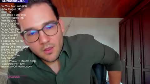 Snapshot of vito_ferrero chatting on 07.22.26 Vito Ferrer online show from 07.22.26