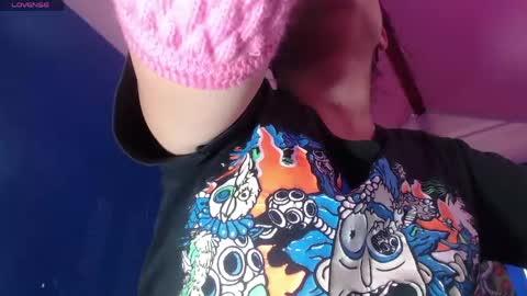 Snapshot of vitoria23_ chatting on 04.25.26 victoria 3 online show from 04.25.26