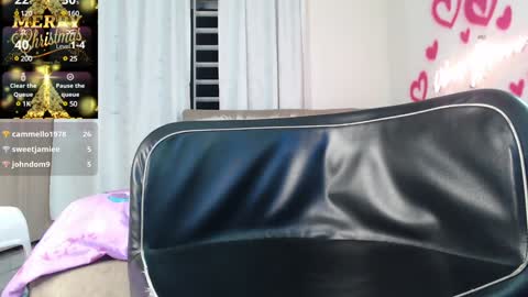 Snapshot of vittoria_romano chatting on 01.05.25 vittoria online show from 01.05.25