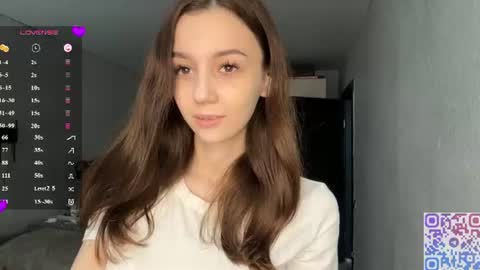 Snapshot of vivaberardino chatting on 07.18.26 Viva online show from 07.18.26
