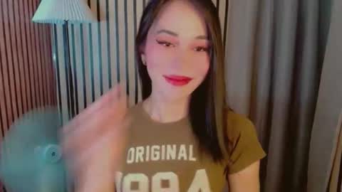 Snapshot of vivahotbabessandra chatting on 04.18.26 SANDRA GOING YOU online show from 04.18.26