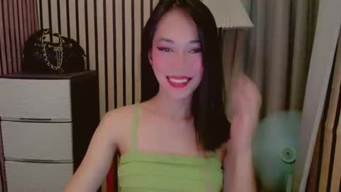 Snapshot of vivahotbabessandra chatting on 04.24.26 SANDRA GOING YOU online show from 04.24.26