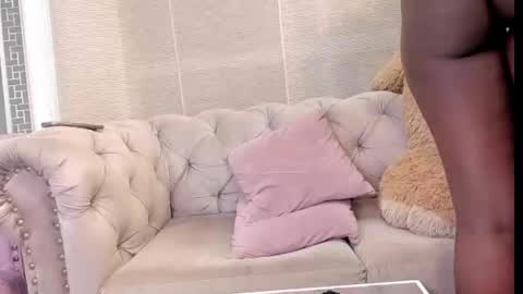 Snapshot of vivi_cooper chatting on 12.02.24 vivi cooper online show from 12.02.24