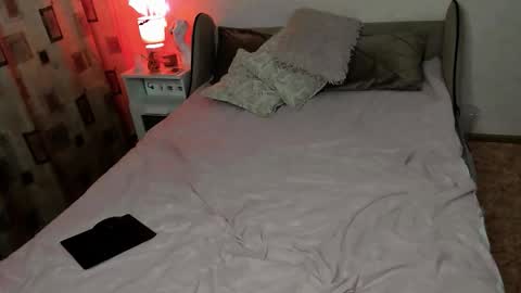 Snapshot of vivian_alison chatting on 10.31.25 vivian_alison online show from 10.31.25