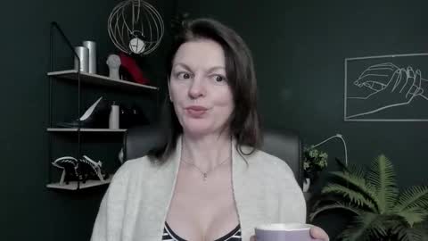 Vivian online show from 02.10.26