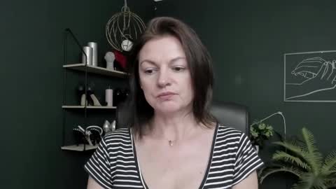 Vivian online show from 05.30.26